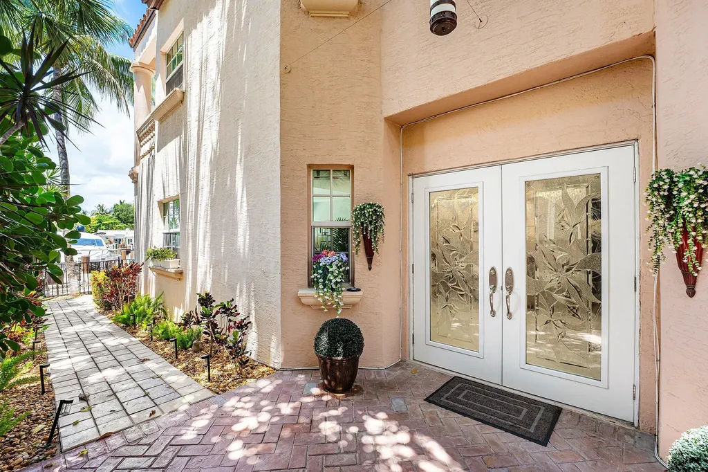 19 Hendricks Isle Fort Lauderdale FL 33301