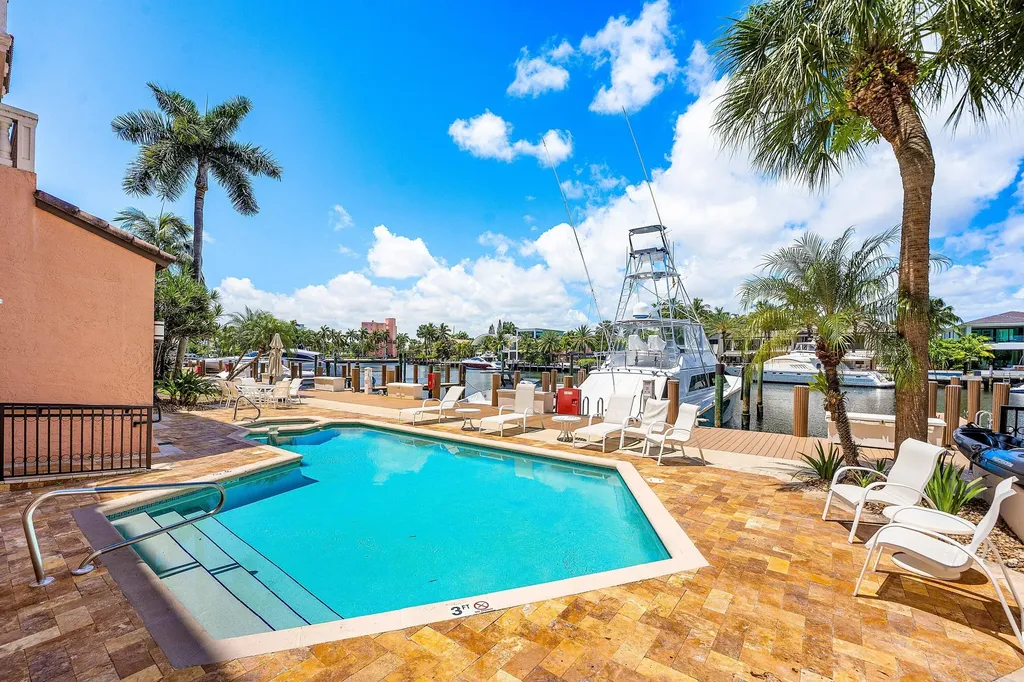 19 Hendricks Isle Fort Lauderdale FL 33301