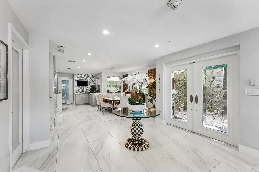 19 Hendricks Isle Fort Lauderdale FL 33301