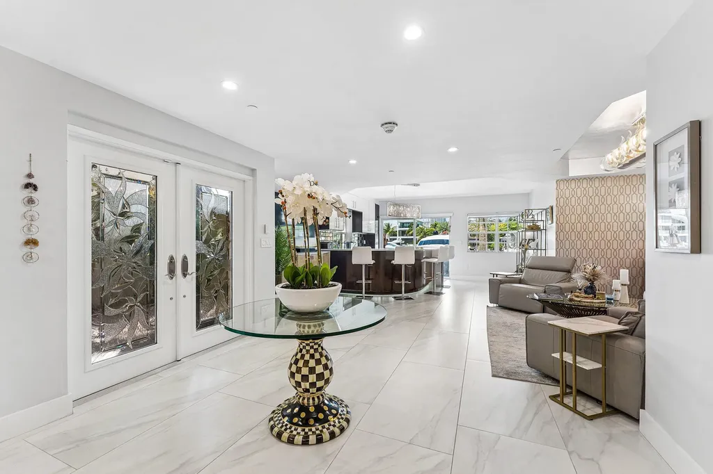 19 Hendricks Isle Fort Lauderdale FL 33301