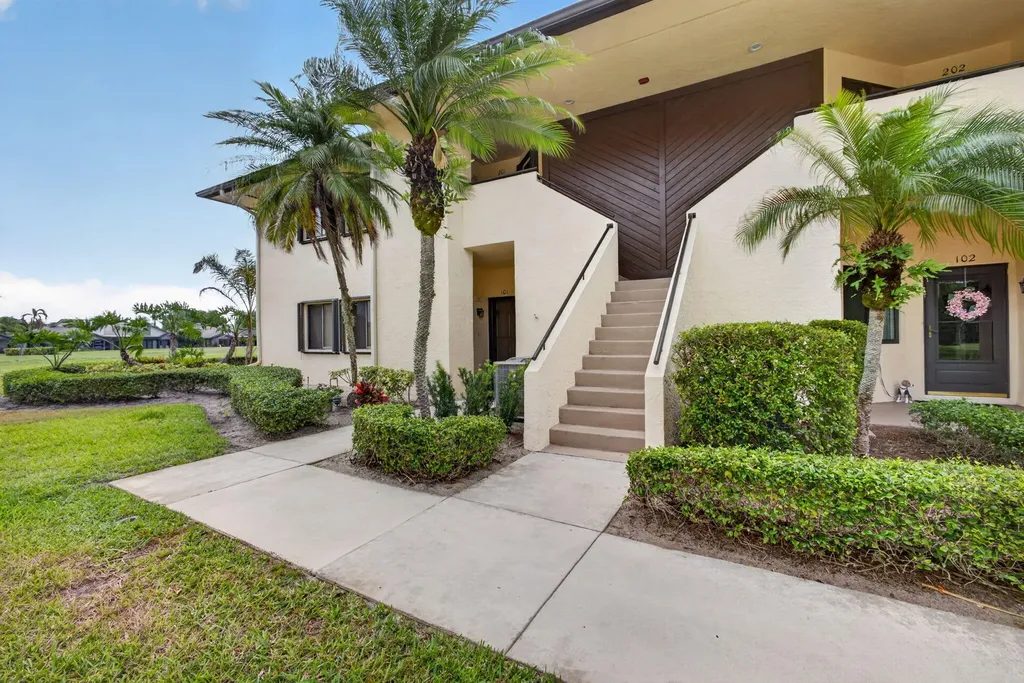 6503 SE Williamsburg Drive Hobe Sound FL 33455