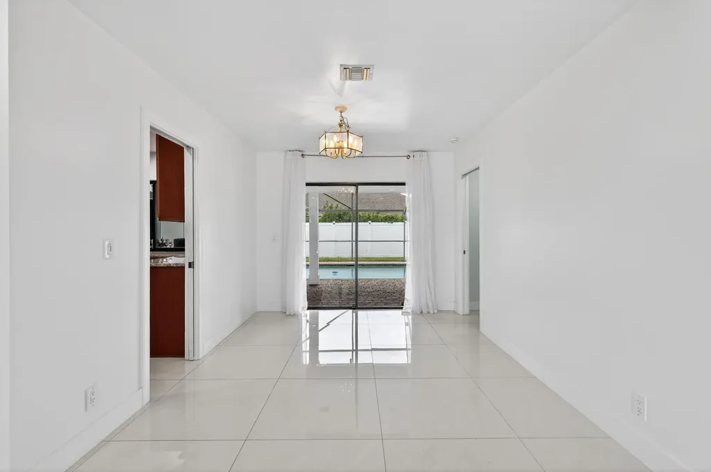 4831 Dorchester Mews Haverhill FL 33415