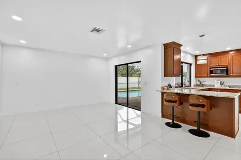 4831 Dorchester Mews Haverhill FL 33415
