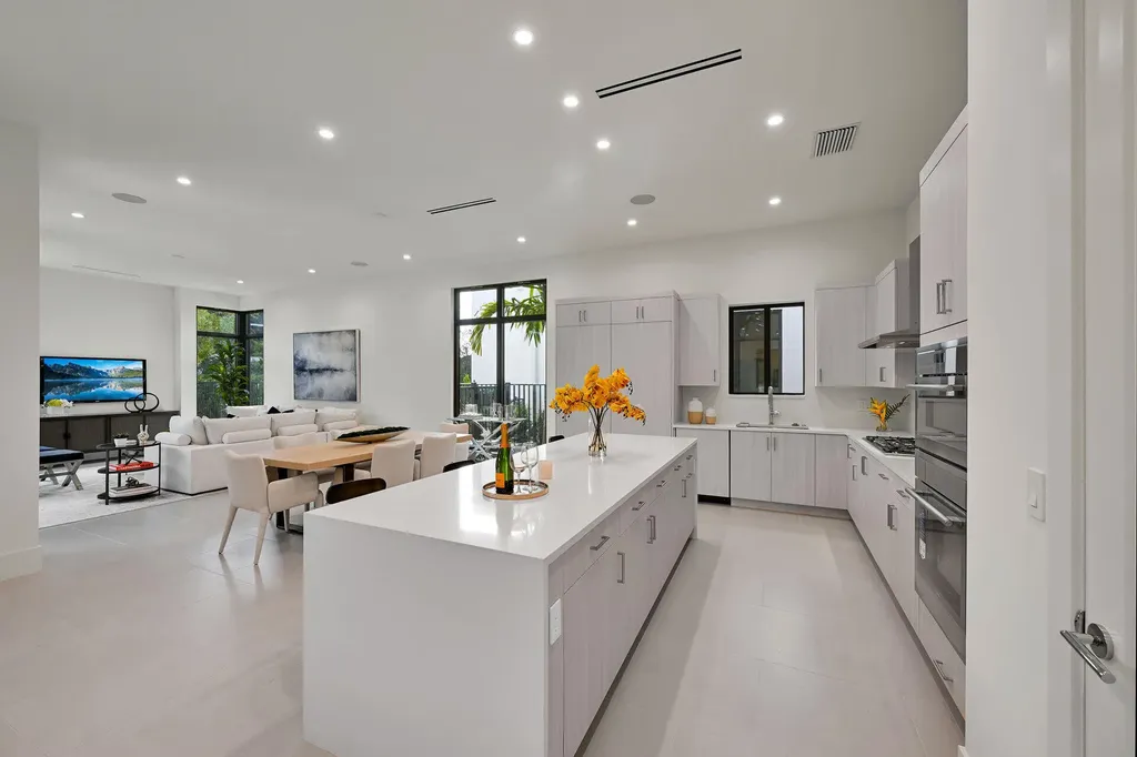 16685 Mosaic Place Delray Beach FL 33446