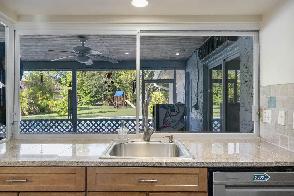 4020 NW 113th Avenue Coral Springs FL 33065