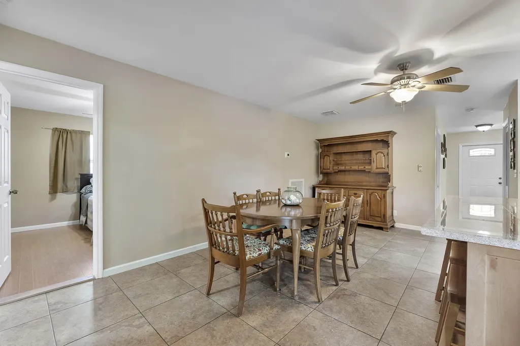 4020 NW 113th Avenue Coral Springs FL 33065