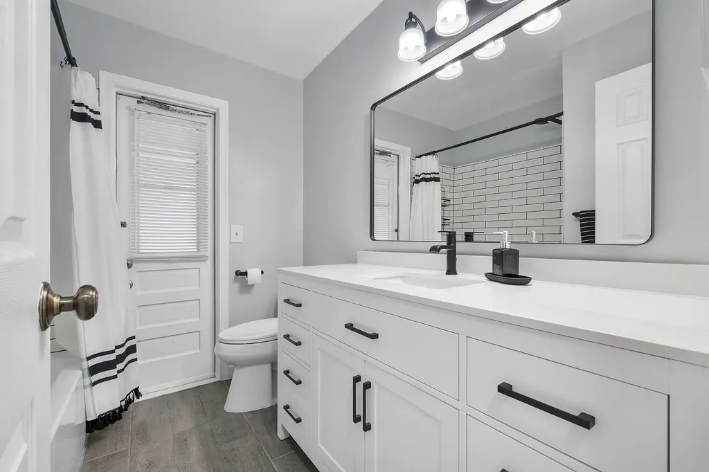 4020 NW 113th Avenue Coral Springs FL 33065