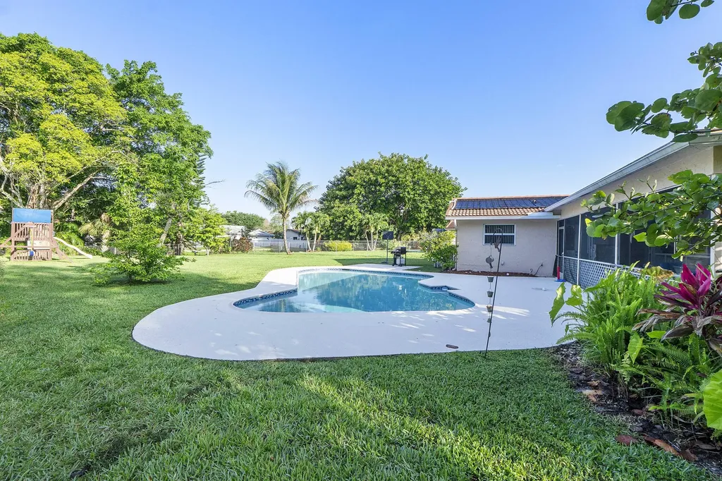 4020 NW 113th Avenue Coral Springs FL 33065