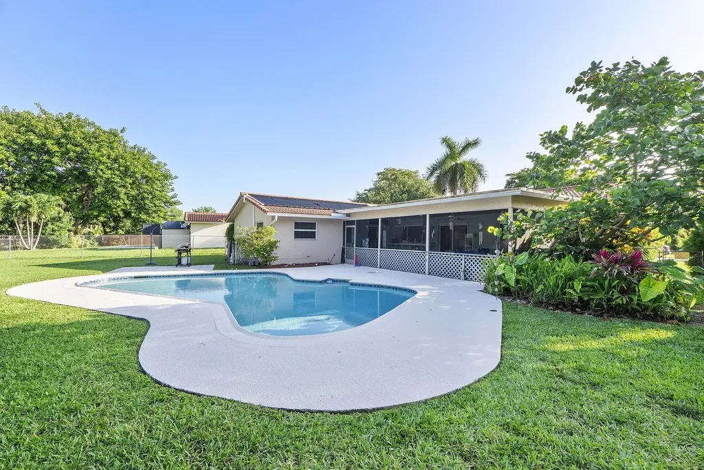 4020 NW 113th Avenue Coral Springs FL 33065