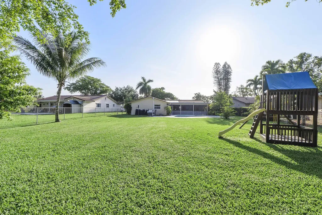 4020 NW 113th Avenue Coral Springs FL 33065