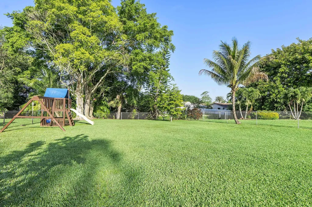 4020 NW 113th Avenue Coral Springs FL 33065