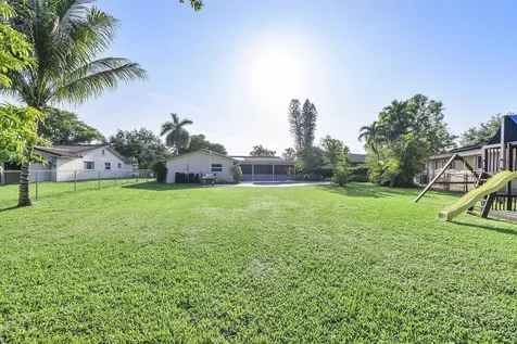 4020 NW 113th Avenue Coral Springs FL 33065