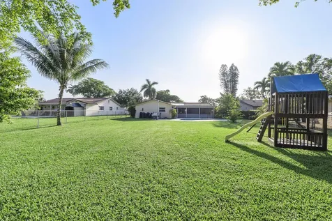 4020 NW 113th Avenue Coral Springs FL 33065