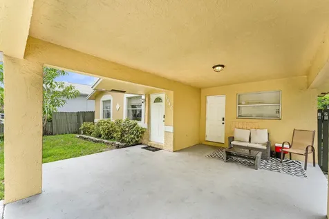 2640 NW 14th Court Fort Lauderdale FL 33311