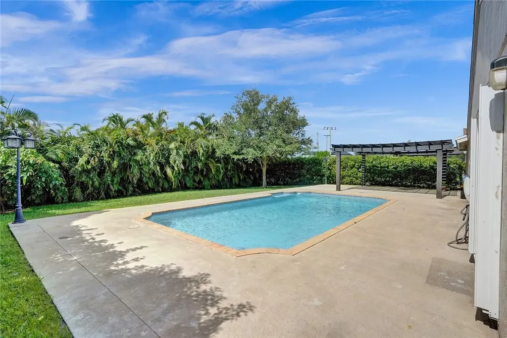 11627 SW 50th Street Cooper City FL 33330