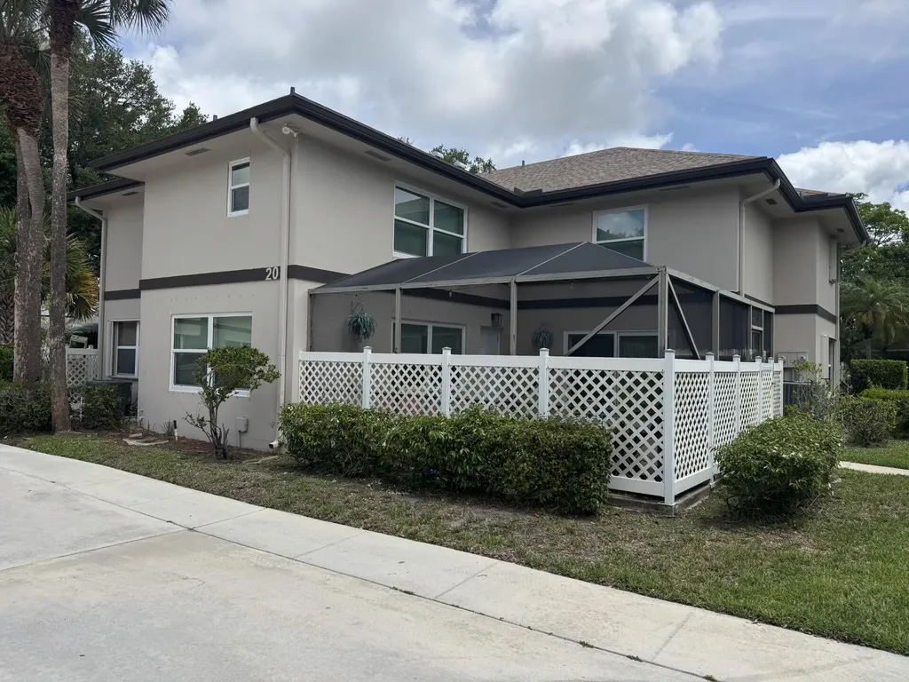 20 Bedford Court Royal Palm Beach FL 33411