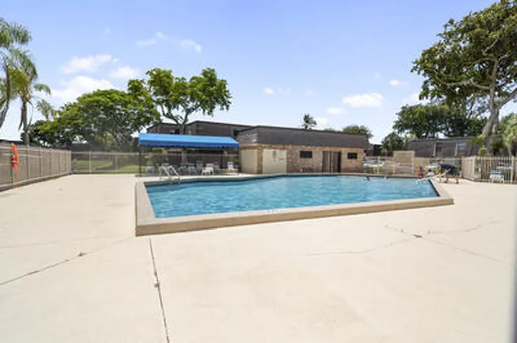 2561 NW 99th Avenue Coral Springs FL 33065