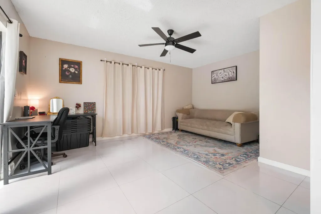 4643 Holly Lake Drive Lake Worth FL 33463