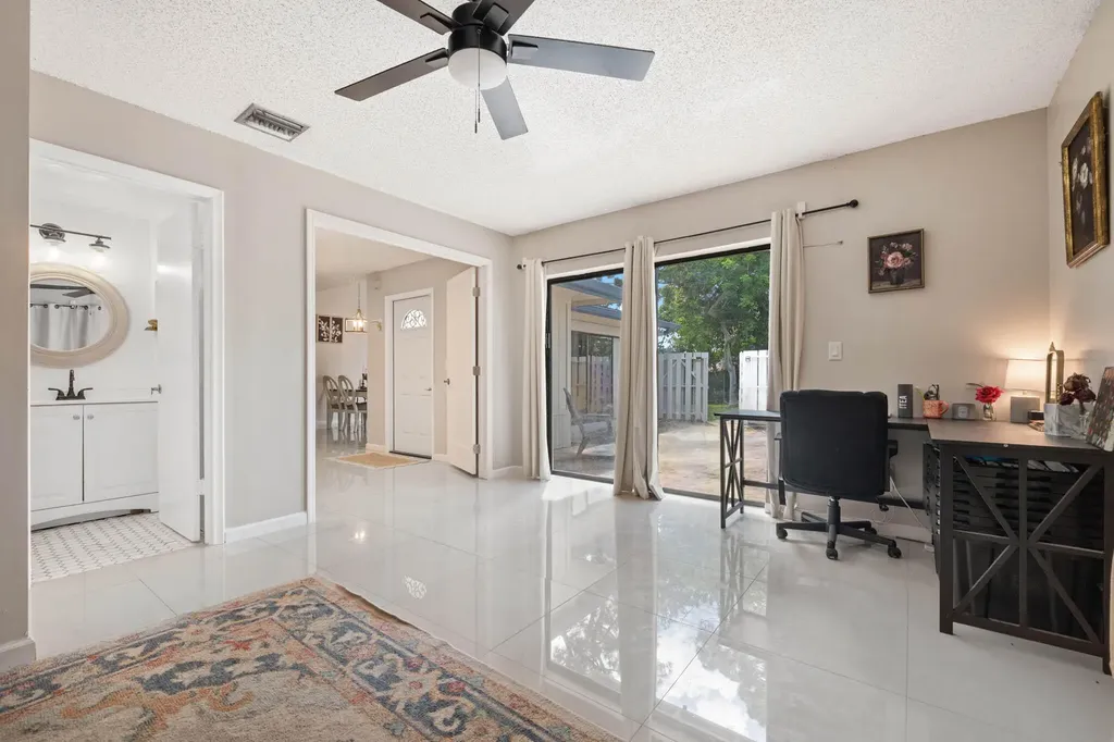 4643 Holly Lake Drive Lake Worth FL 33463