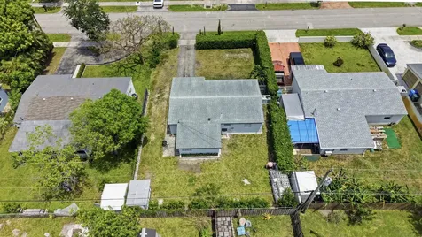 330 NE 59th Court Oakland Park FL 33334