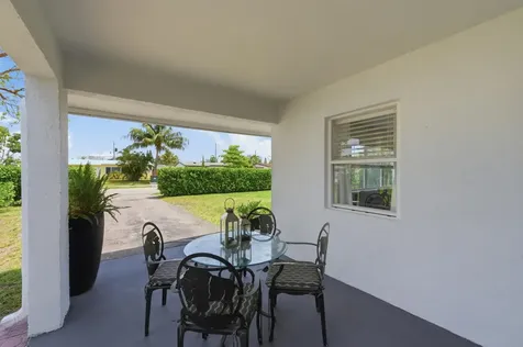 330 NE 59th Court Oakland Park FL 33334