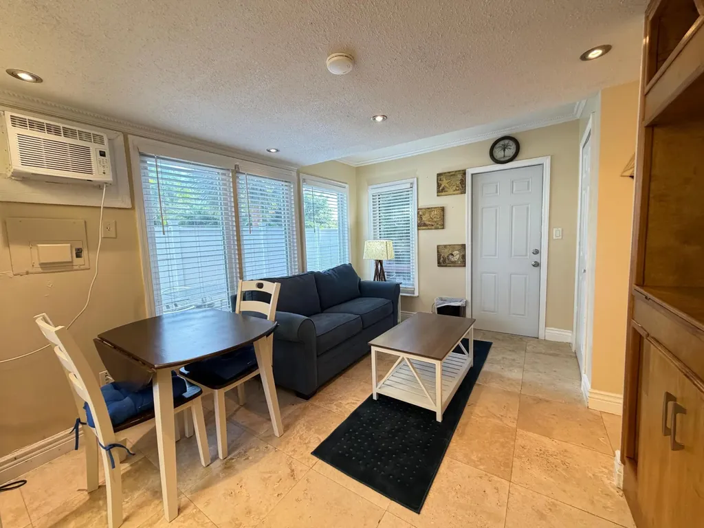 201 S Swinton Avenue Delray Beach FL 33444