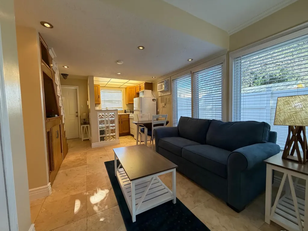 201 S Swinton Avenue Delray Beach FL 33444
