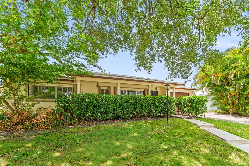 1270 SW 8th Street Boca Raton FL 33486