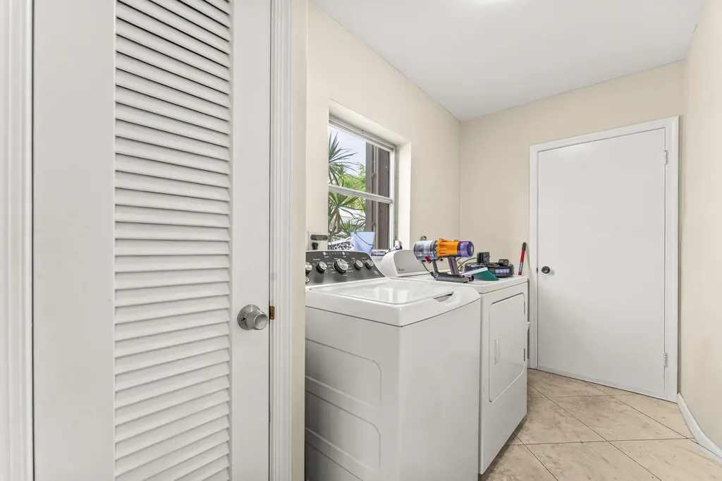 1270 SW 8th Street Boca Raton FL 33486