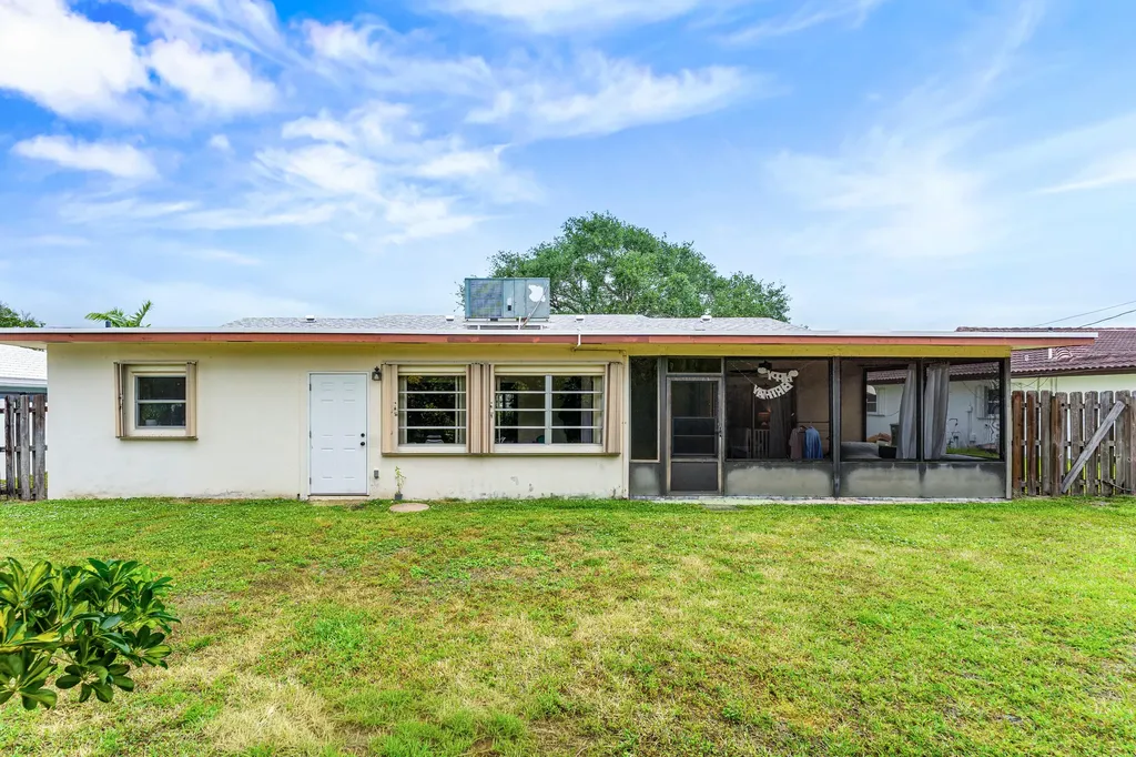 1270 SW 8th Street Boca Raton FL 33486