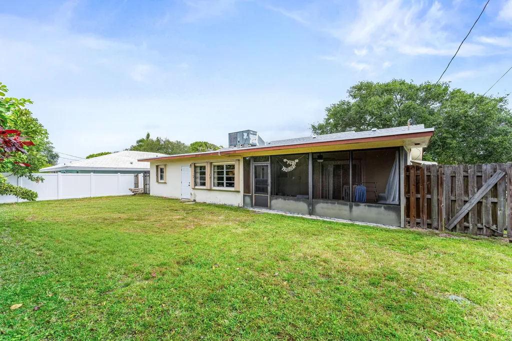 1270 SW 8th Street Boca Raton FL 33486