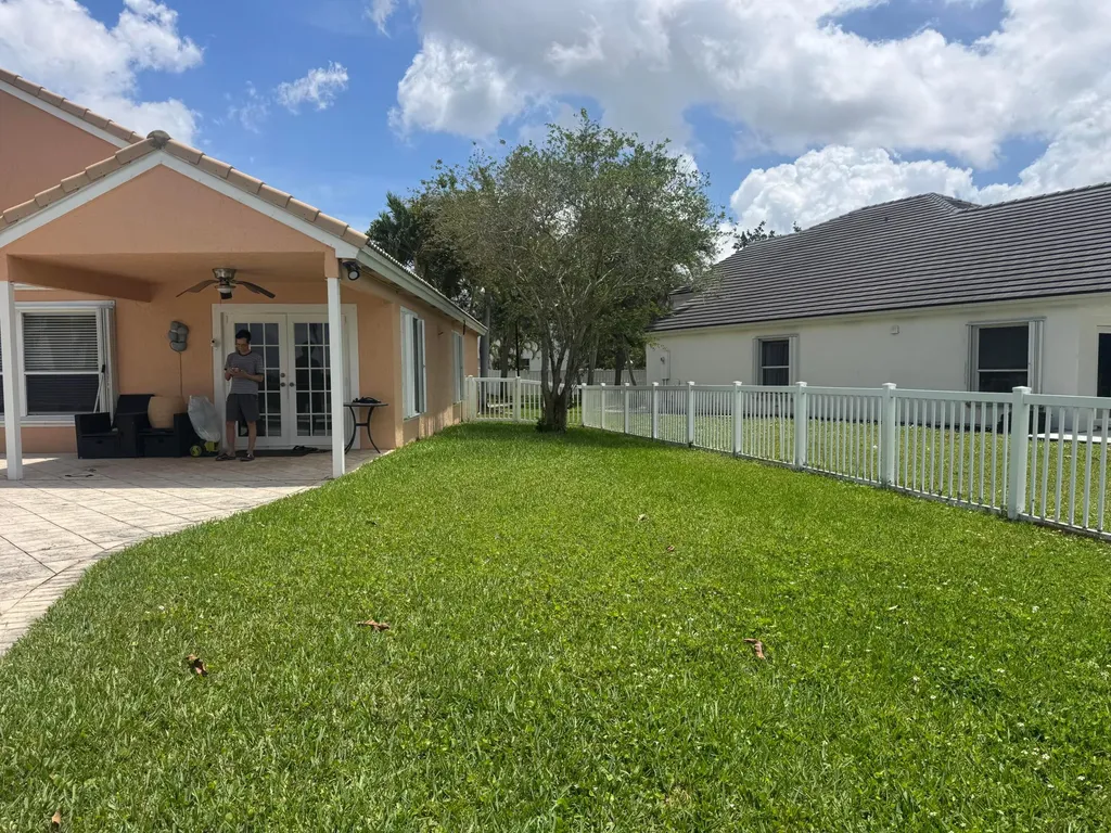 1490 NW 144th Avenue Pembroke Pines FL 33028