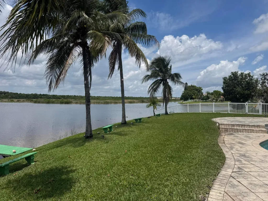 1490 NW 144th Avenue Pembroke Pines FL 33028