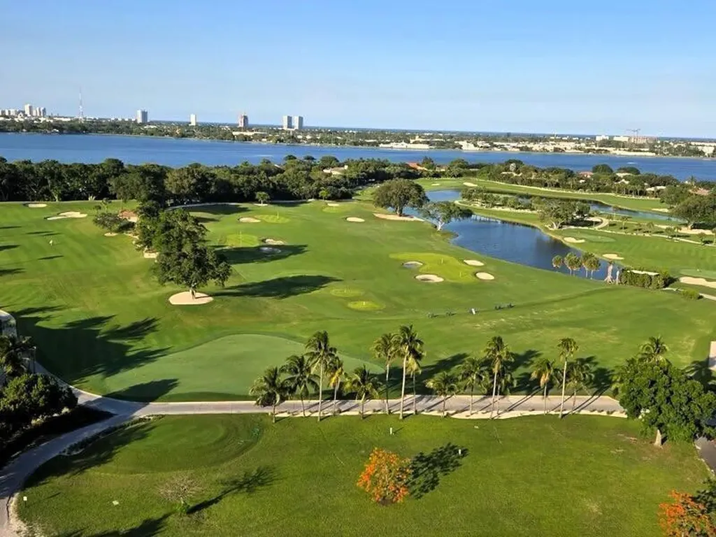 2400 Presidential Way West Palm Beach FL 33401
