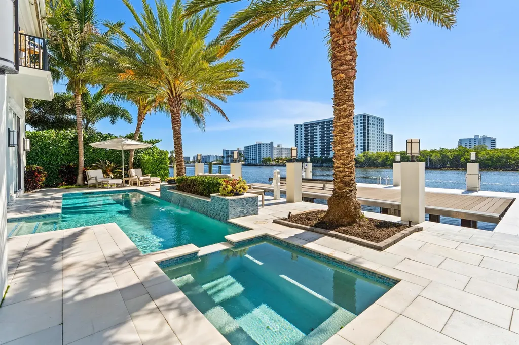 7212 NE 8th Drive Boca Raton FL 33487