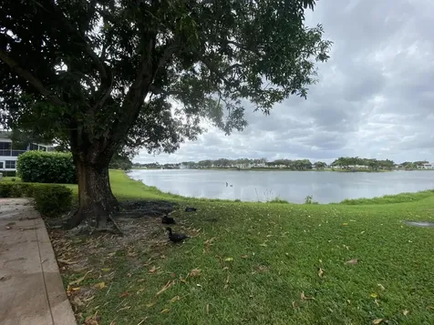 68 Stratford E West Palm Beach FL 33417