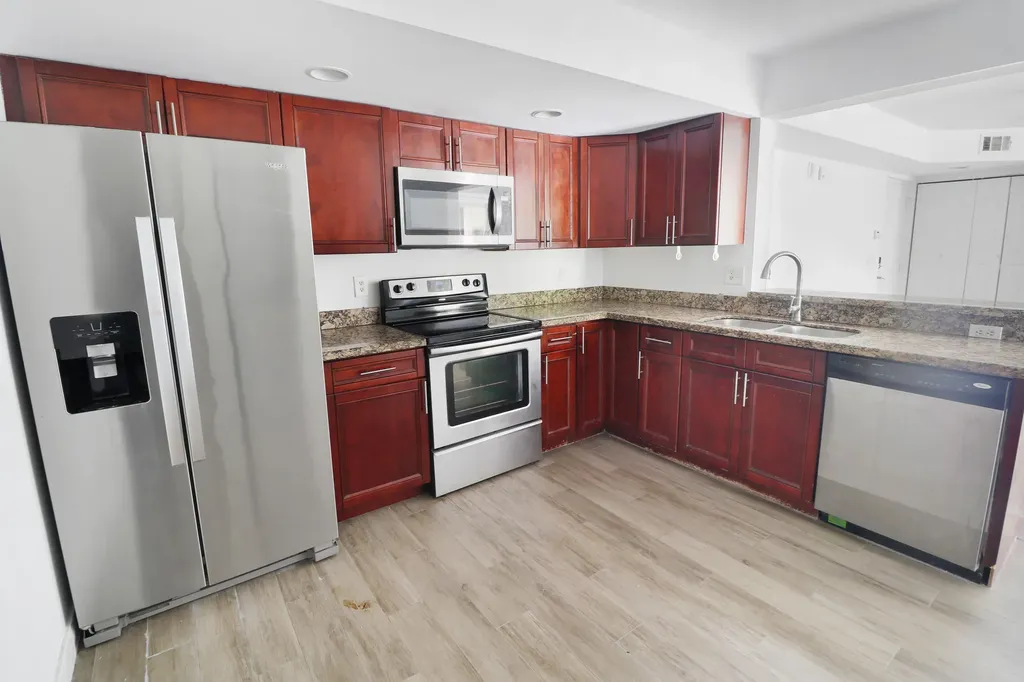 5701 Riverside Drive Coral Springs FL 33067