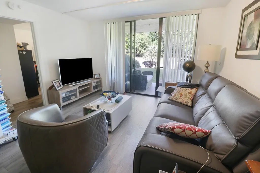 5701 Riverside Drive Coral Springs FL 33067
