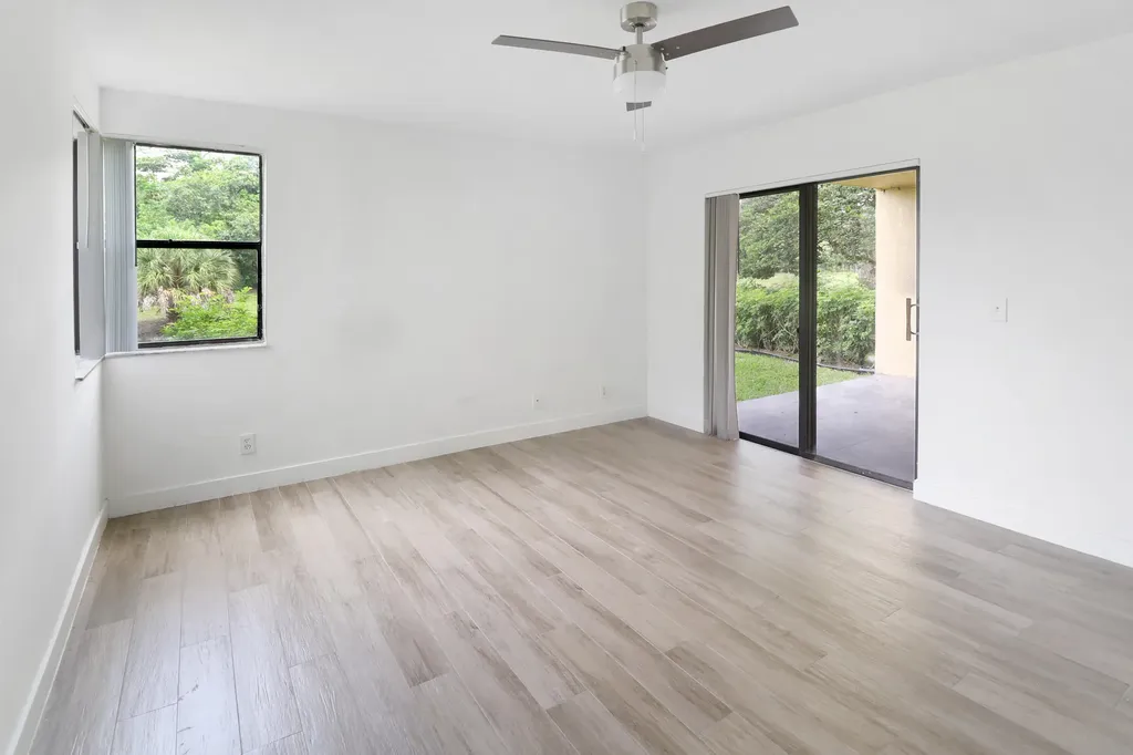 5701 Riverside Drive Coral Springs FL 33067