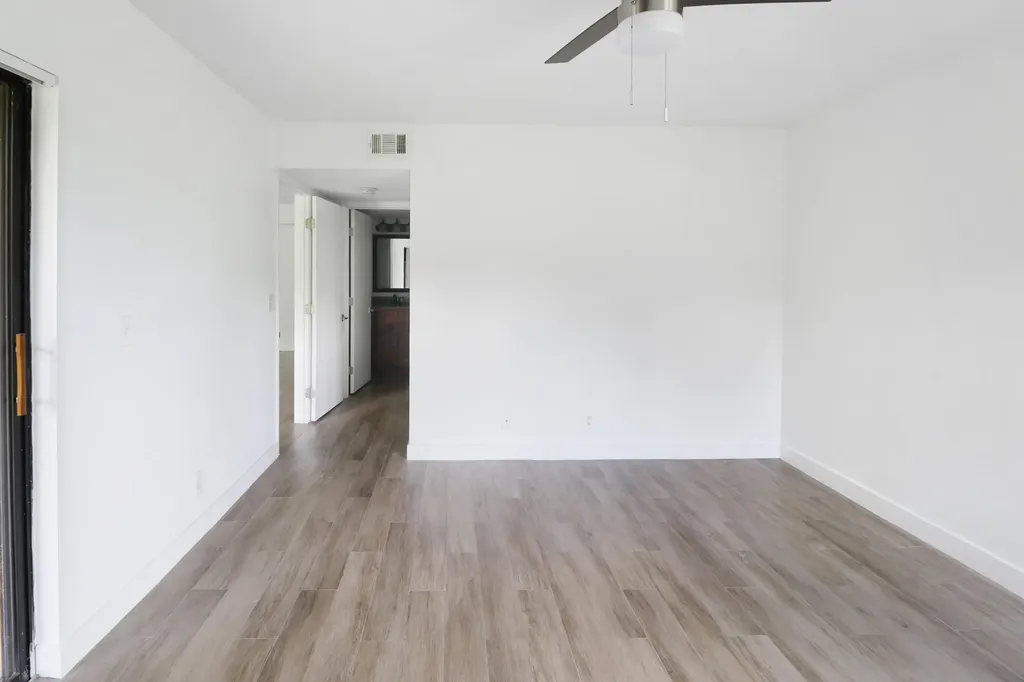 5701 Riverside Drive Coral Springs FL 33067