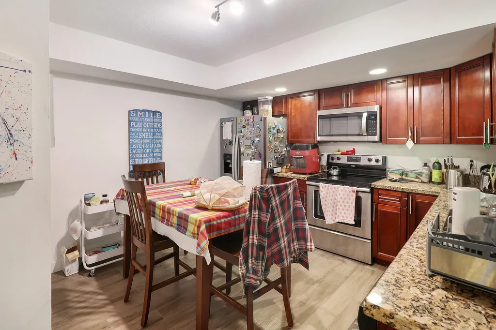 5701 Riverside Drive Coral Springs FL 33067