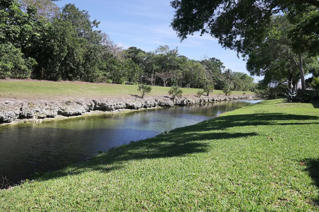 5701 Riverside Drive Coral Springs FL 33067