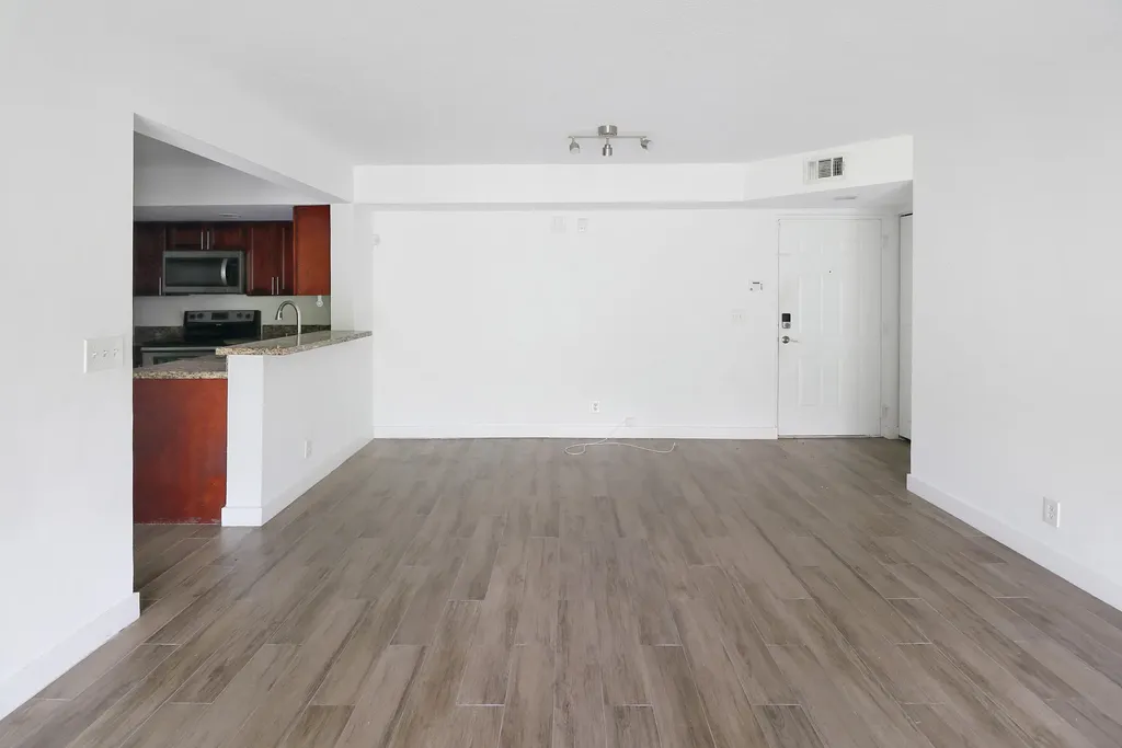 5701 Riverside Drive Coral Springs FL 33067