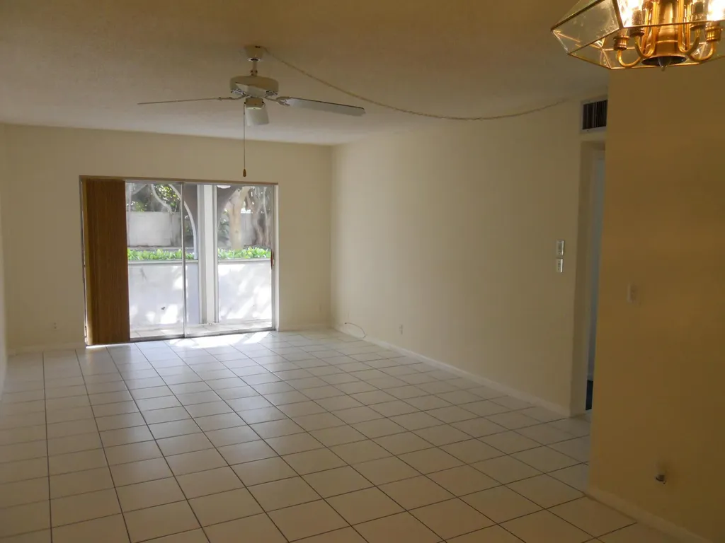 250 NE 20th Street Boca Raton FL 33431