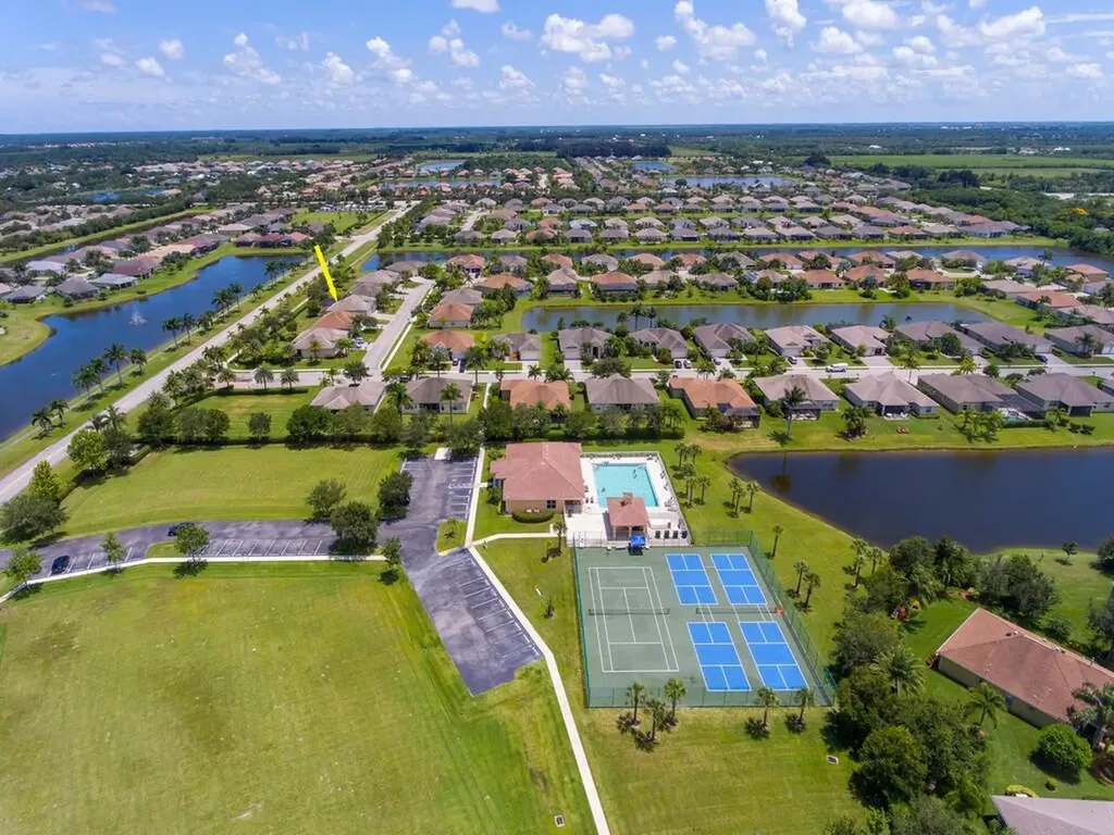 605 Tangelo Circle SW Vero Beach FL 32968