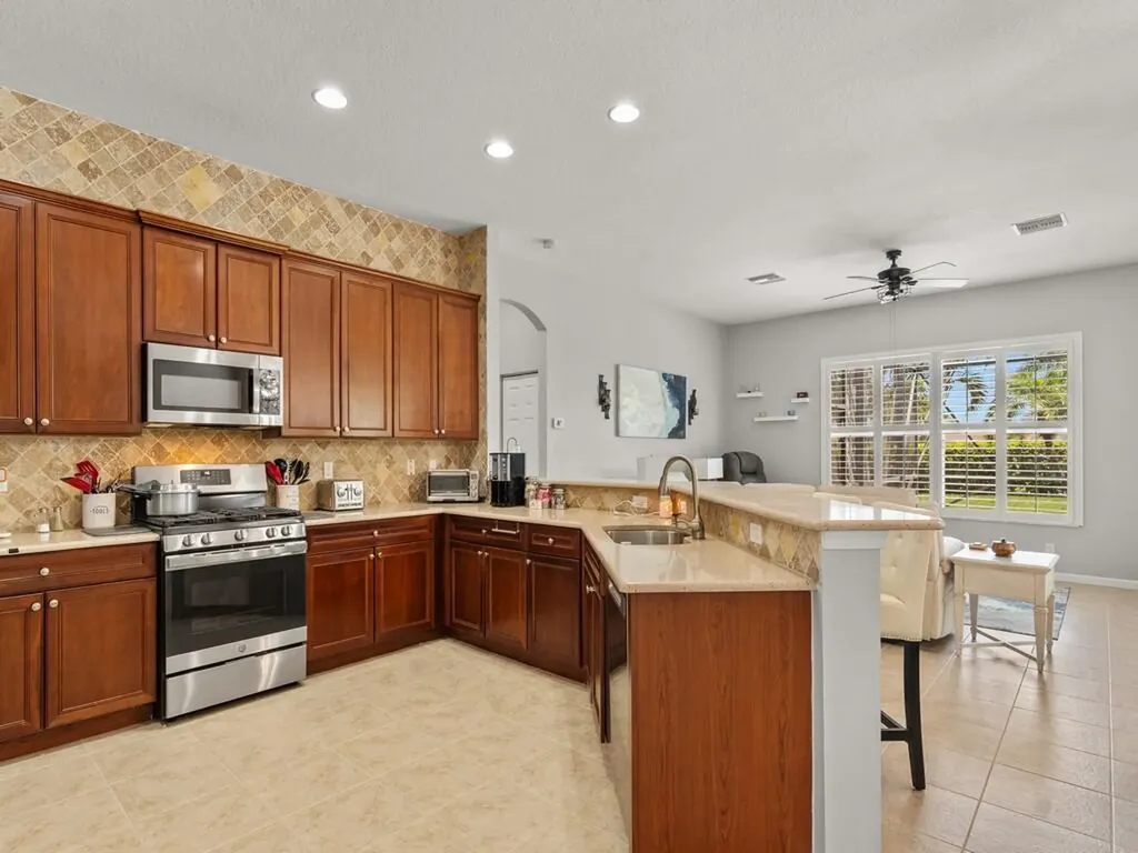 605 Tangelo Circle SW Vero Beach FL 32968