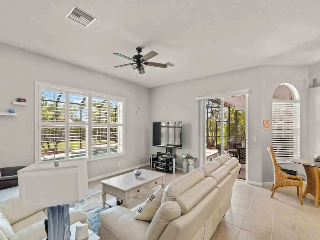 605 Tangelo Circle SW Vero Beach FL 32968