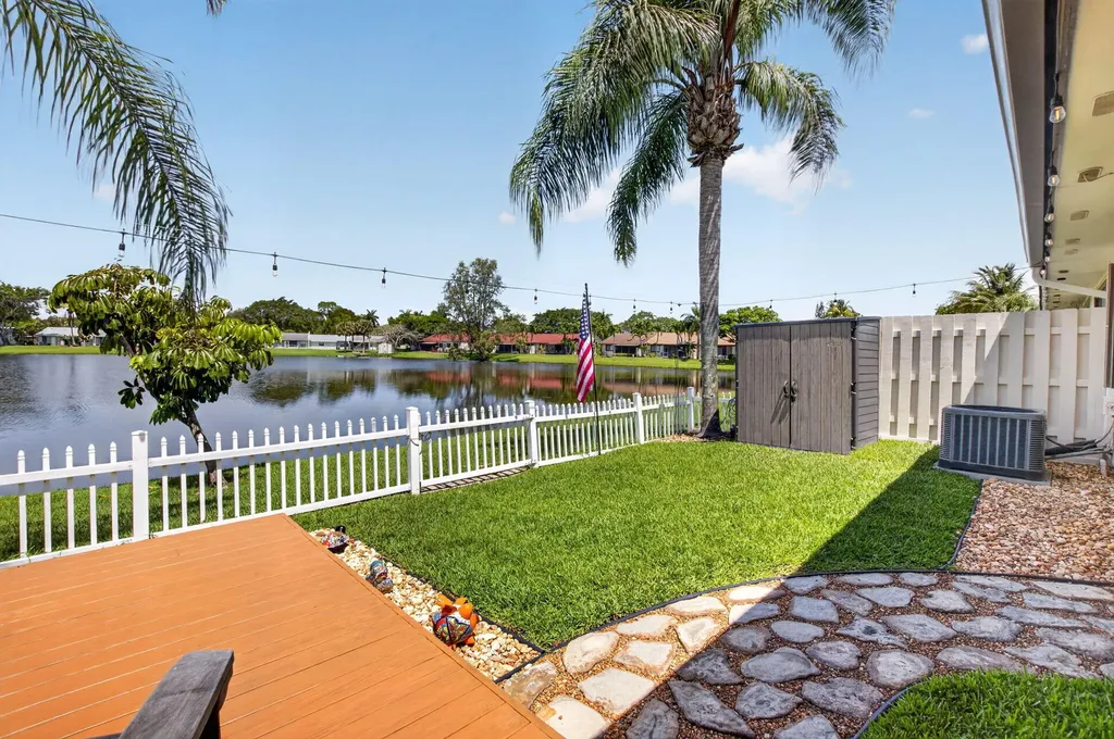 43 Mayfair Lane Boynton Beach FL 33426