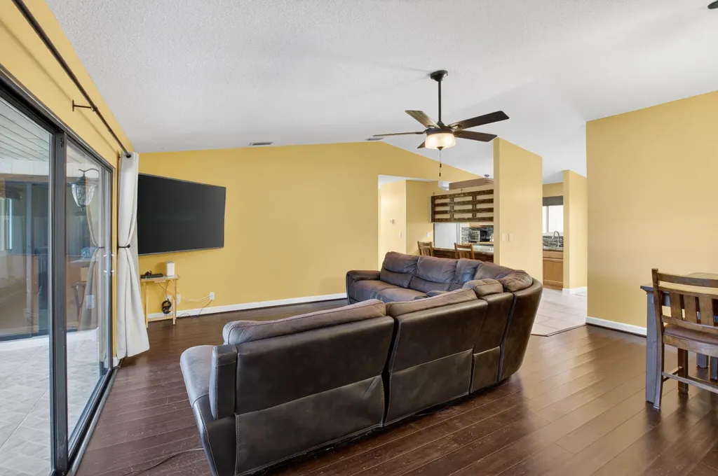 43 Mayfair Lane Boynton Beach FL 33426
