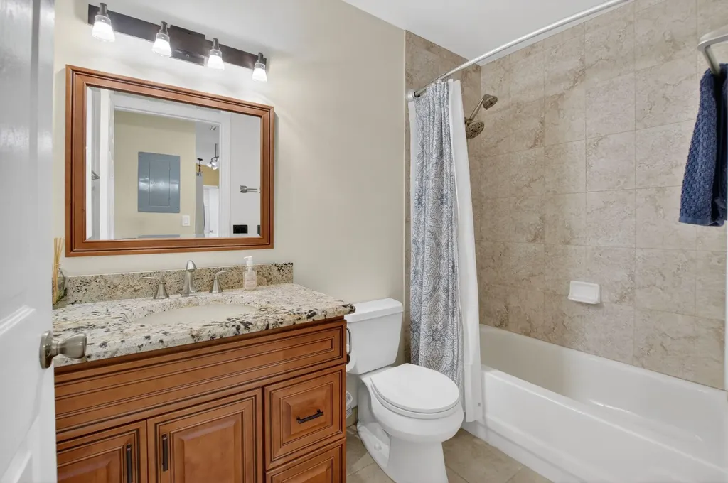 43 Mayfair Lane Boynton Beach FL 33426